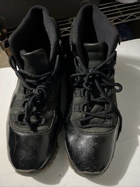 Air Jordan 11 Retro Cap and Gown Triple Black 2018 378037-005 Size 11.5